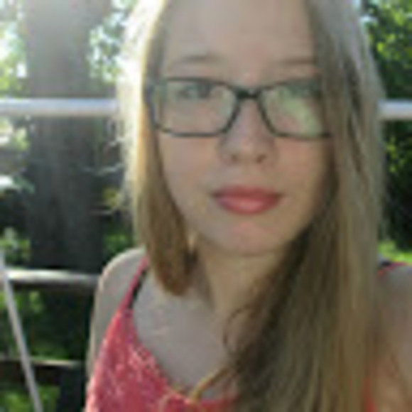 Meet your Posher, Julia - Picture 1 of 1